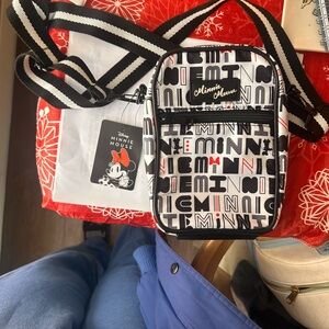 NWT Minnie Mouse Black & White Crossbody Bag